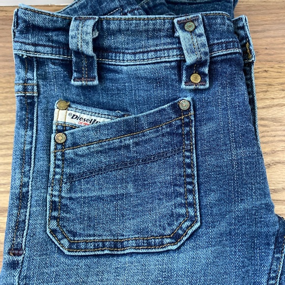 Diesel Jeans for woman. - Picture 2 of 3